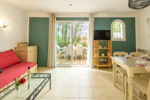 Village Le Rouret - maison avec piscines partagées - 3hvězdičkové hotely ve městě Grospierres