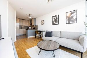 Stunning Skyline Liverpool Apartment with Parking