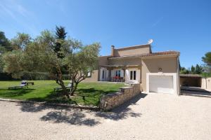 Villa overlooking the Alpilles Saint Remy de Provence LS1-454