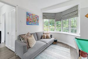 Elegant 5 Bedroom, 2 Bathroom Home at Marlow Hill