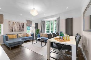 Elegant 5 Bedroom, 2 Bathroom Home at Marlow Hill