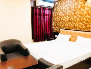 The Metropol Hotel Siwan Full AC OR NON AC ROOM
