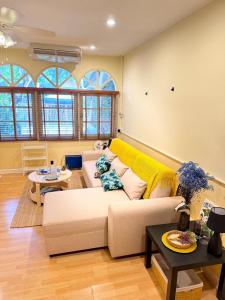 Entire House 6 people 3Beds 2Baths near BTS Asoke Terminal21