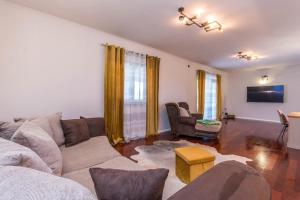 Family friendly house with a swimming pool Gornje Rastane, Biograd - 24616