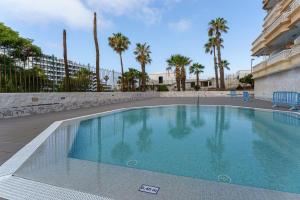 Cozy apartment with balcony, pool and Wifi in Playa de Las Americas