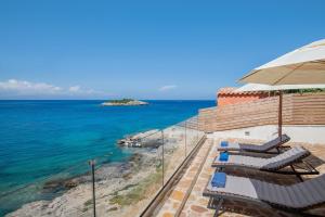 Kokkinos Studios With Pool & Sea View, by ZanteWize