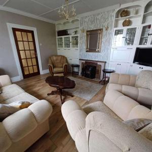 Abbeyfeale Home - Sleeps 6 - Convenient Location