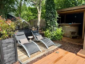 Casa aan de Plas, B&B met sauna en hottub of jacuzzi