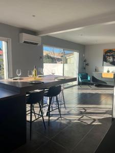 Villas Maison moderne de 100m2 avec jardin : photos des chambres