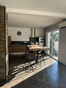 Villas Maison moderne de 100m2 avec jardin : photos des chambres