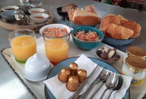 B&B / Chambres d'hotes Pierres et Jardins : photos des chambres