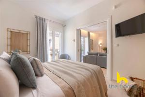 Radiant 3BR in Pireas Near Marina Zeas and Metro