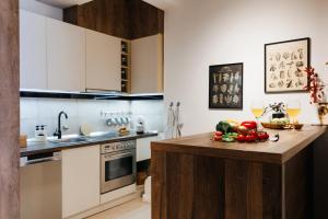 Harmonic Nest 3min to Republic Square Renovated