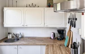 2 Bedroom Gorgeous Home In Hadsund