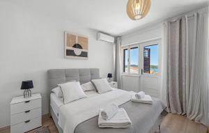 Amazing Apartment In Sibenik With Wifi