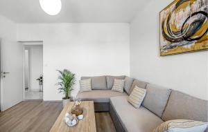 Amazing Apartment In Sibenik With Wifi