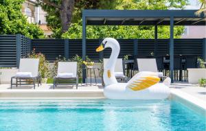 Cozy Home In Privlaka With Sauna