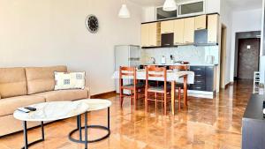 Two Worlds Sea View Apartment