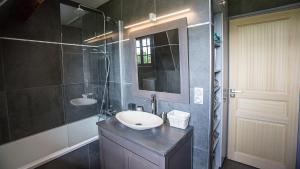 Villas La Moutiniere, luxury cottage with pool : photos des chambres