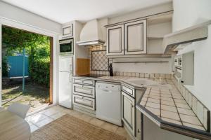 Cazet Cozy - 2BR 6P - Estate with Pool Gassin