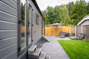 Nieuw chalet in Zeeland met omheinde tuin & airco VP089