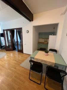 Middle Old Town Apartment