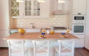 House Victoria 2 by Villas Guide