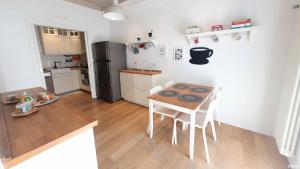 Majestic Seaview Apartment - Bari Centro