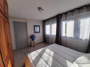 Appartements Appartement Confortable en Plein Centre de Saint-Jean-de-Luz, a Deux Pas de la Plage et des Commerces - FR-1-239-586 : photos des chambres