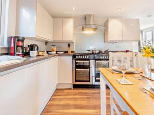 2 Bed in Aberaeron 94044