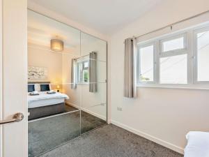 2 Bed in Aberaeron 94044