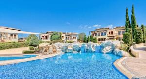 Beautiful Sea and Sunset Views from Apartment CE13, Theseus Village, Aphrodite Hills