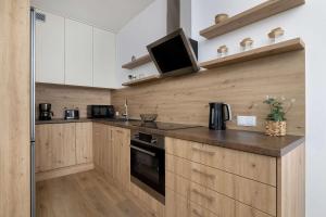 Bright Apartment near the Center of Katowice with Parking by Noclegi Renters
