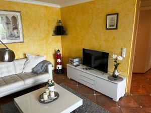 Im Aida Park im Nordseebad Tossens liegt dieses geräumige Ferienhaus im mediterranen Stil.