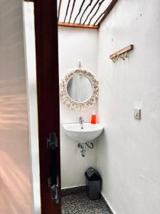 Anjani Larva Cottage - Homestay and Eatery