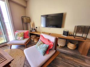 Appartements Appartement moderne renove - Face mer - Terrasse - WiFi gratuit - FR-1-92-818 : photos des chambres