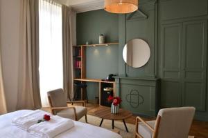 Les Chambres du Cloître, la Confiseuse