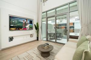 Luxury JVC 2 Bed Duplex with Private Pool and Jacuzzi