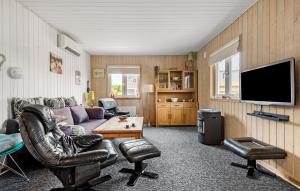 2 Bedroom Beautiful Home In Hemmet