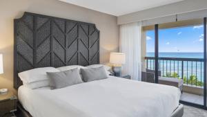 Luxury Oceanfront High Floor at Waikiki Beach Tower