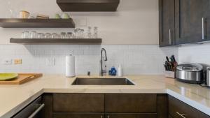 Luxury Oceanfront High Floor at Waikiki Beach Tower