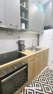 45sqm , Center , 20m Tsimiski Str , 65 tv , Netfix , Optical Fiber