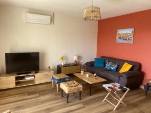 Appartements La Valeriane - Clim, balcon et garage prive : photos des chambres