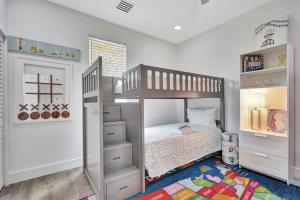 Equestrian Stay, Heated Pool, Game Room, Fire Pit