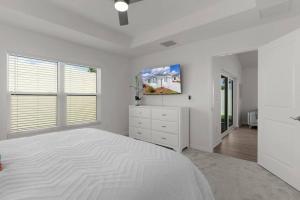 Newly built 3 bedroom with Golf Cart