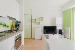 GuestHost - MM1 Inganni Bright Apartment