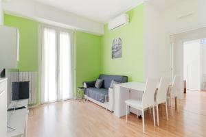 GuestHost - MM1 Inganni Bright Apartment