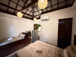 Bayay ni Mamang Siargao - Upper Level with Balcony