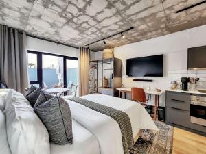 Boutique Home in Vibrant Sea Point