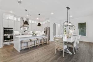12 Bedrooms Private pool Walk to beach